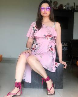 Deepshikha Nagpal feet photo 1