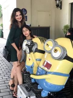 Deepshikha Nagpal feet photo 15