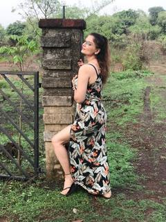Deepshikha Nagpal feet photo 13
