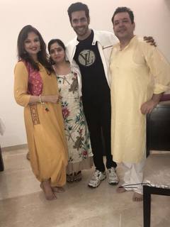 Deepshikha Nagpal feet photo 6
