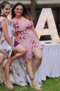 Deepshikha Nagpal feet photo 3
