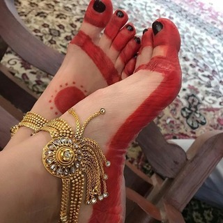Deepshikha Nagpal feet photo 17