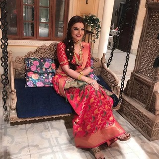 Deepshikha Nagpal feet photo 16