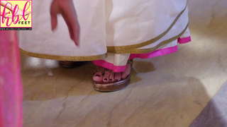 Deepshikha Nagpal feet photo 8