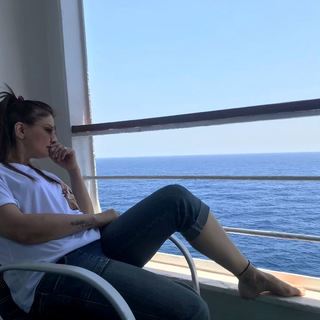 Deepshikha Nagpal feet photo 17