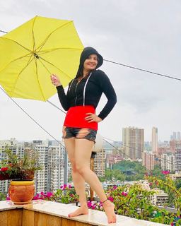 Deepshikha Nagpal feet photo 2