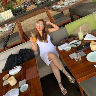 Deepshikha Nagpal feet photo 15