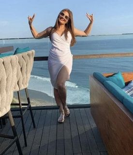 Deepshikha Nagpal feet photo 19