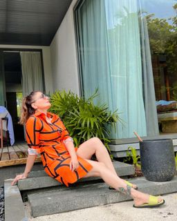 Deepshikha Nagpal feet photo 11