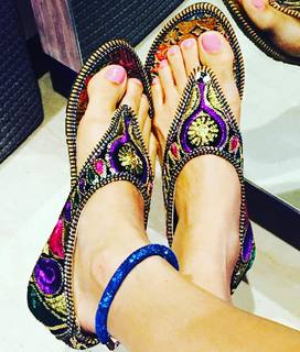 Deepti Bhatnagar feet photo 10