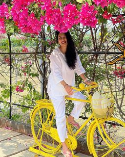 Deepti Bhatnagar feet photo 2