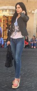 Defne Samyeli feet photo 9