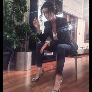 Defne Samyeli feet photo 8