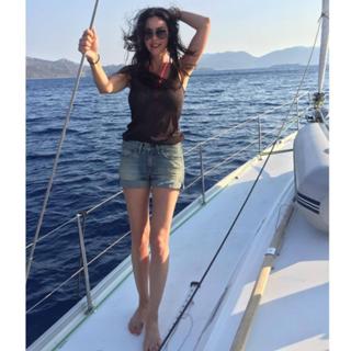Defne Samyeli feet photo 7