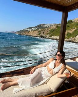 Defne Samyeli feet photo 5