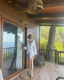 Defne Samyeli feet photo 1