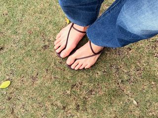 Delfina Blaquier feet photo 3