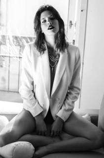 Delfina Chaves feet photo 2