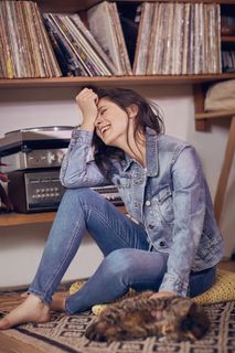 Delfina Chaves feet photo 2