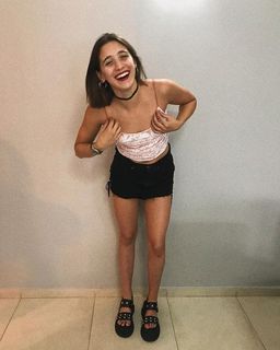 Delfina Pignatiello feet photo 10