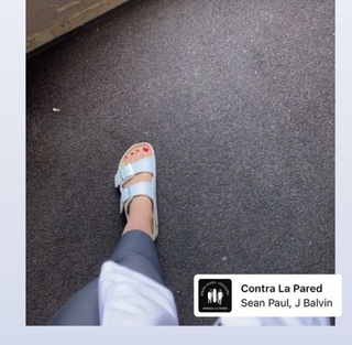 Delfina Pignatiello feet photo 10