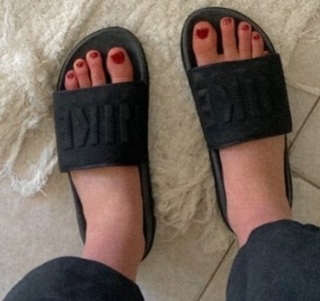 Delfina Pignatiello feet photo 7