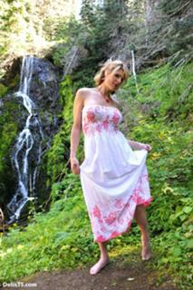 Delia DeLions feet photo 16