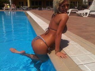 Delia Matache feet photo thumbnail