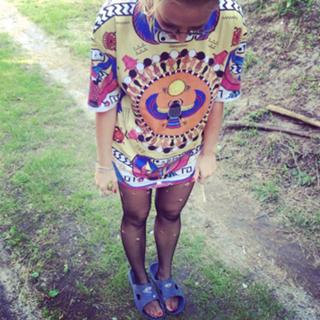 Delia Matache feet photo thumbnail