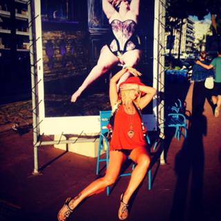 Delia Matache feet photo thumbnail