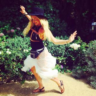 Delia Matache feet photo thumbnail