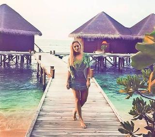 Delia Matache feet photo thumbnail