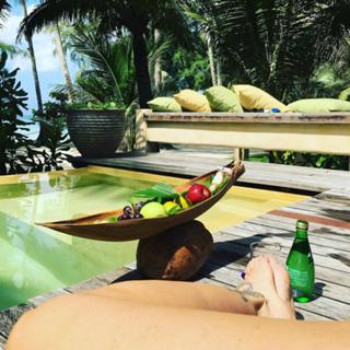 Delia Matache feet photo thumbnail