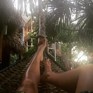 Delia Matache feet photo thumbnail