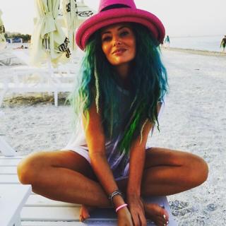 Delia Matache feet photo thumbnail