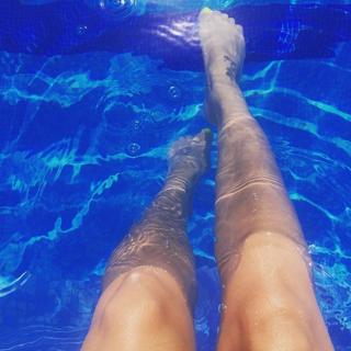 Delia Matache feet photo thumbnail