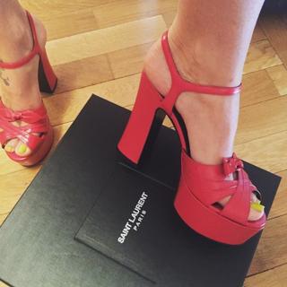 Delia Matache feet photo thumbnail