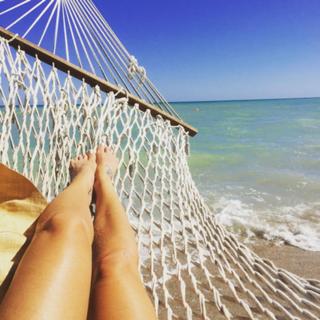 Delia Matache feet photo thumbnail