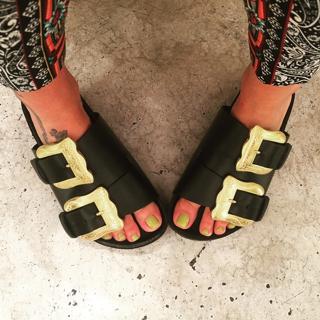 Delia Matache feet photo thumbnail