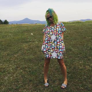 Delia Matache feet photo thumbnail