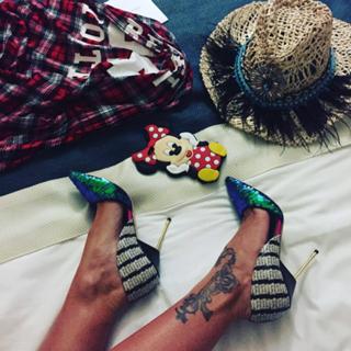 Delia Matache feet photo thumbnail
