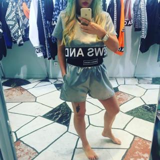 Delia Matache feet photo thumbnail