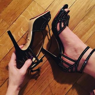 Delia Matache feet photo thumbnail