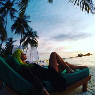 Delia Matache feet photo thumbnail