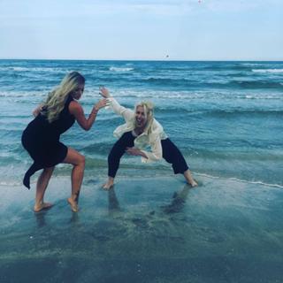 Delia Matache feet photo thumbnail