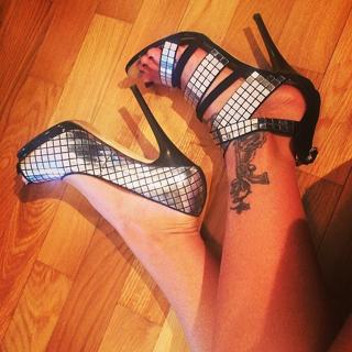 Delia Matache feet photo thumbnail