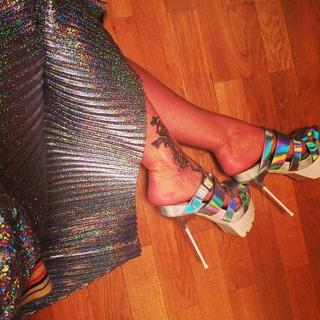 Delia Matache feet photo thumbnail