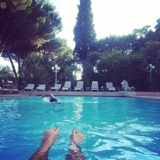 Delia Matache feet photo thumbnail