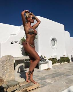 Delia Matache feet photo thumbnail