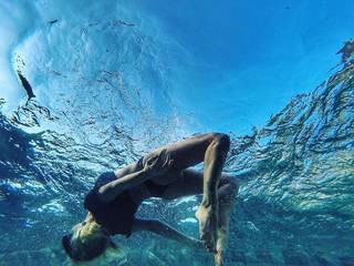 Delia Matache feet photo thumbnail